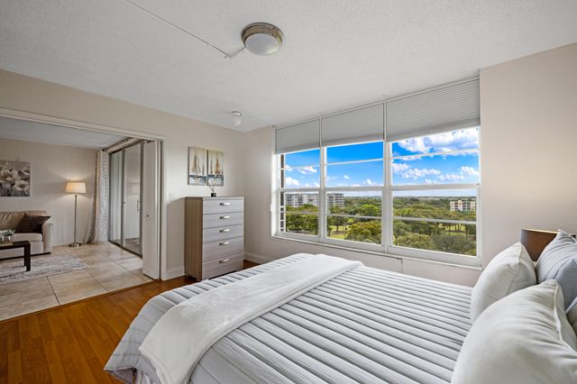 575 Oaks Lane 1009, Pompano Beach, FL 33069