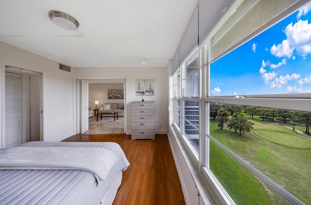 575 Oaks Lane 1009, Pompano Beach, FL 33069