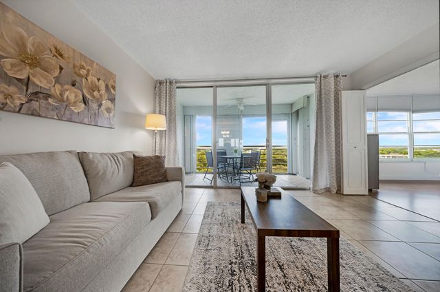 575 Oaks Lane 1009, Pompano Beach, FL 33069