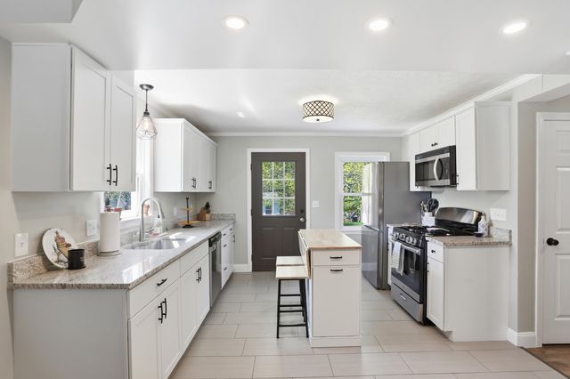 80 Manchester Street, Nashua, NH 03064