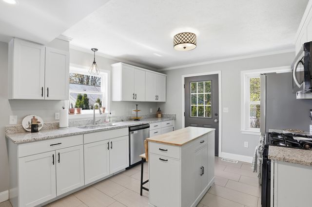 80 Manchester Street, Nashua, NH 03064