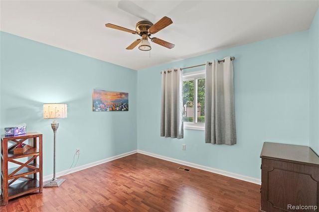 36765 Melbourne Drive, Sterling Heights, MI 48312