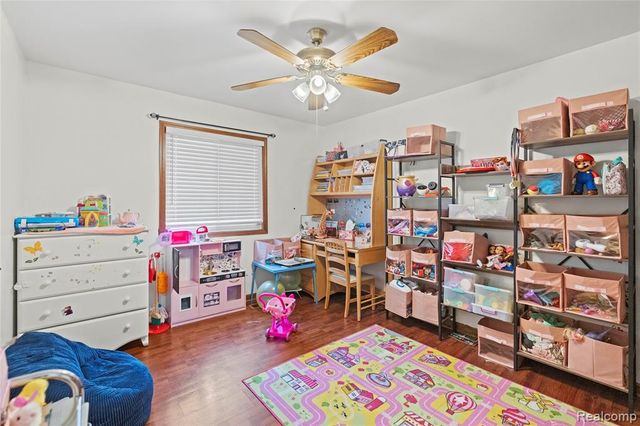 36765 Melbourne Drive, Sterling Heights, MI 48312