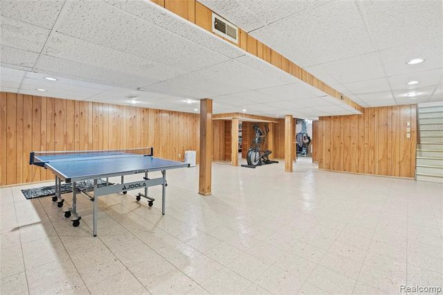 36765 Melbourne Drive, Sterling Heights, MI 48312