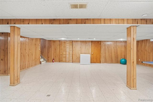 36765 Melbourne Drive, Sterling Heights, MI 48312