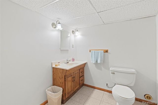 36765 Melbourne Drive, Sterling Heights, MI 48312