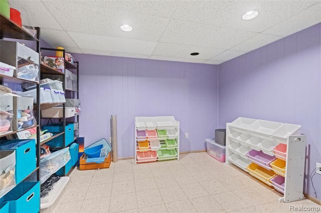 36765 Melbourne Drive, Sterling Heights, MI 48312