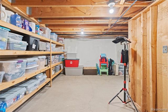 36765 Melbourne Drive, Sterling Heights, MI 48312