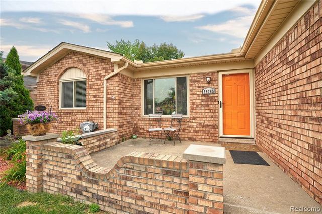 36765 Melbourne Drive, Sterling Heights, MI 48312