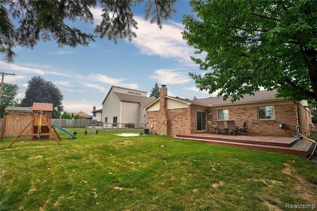 36765 Melbourne Drive, Sterling Heights, MI 48312