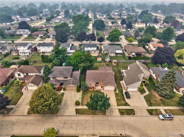 36765 Melbourne Drive, Sterling Heights, MI 48312