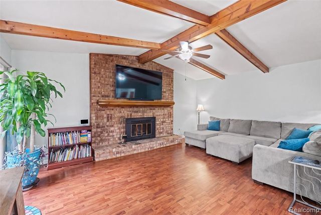 36765 Melbourne Drive, Sterling Heights, MI 48312