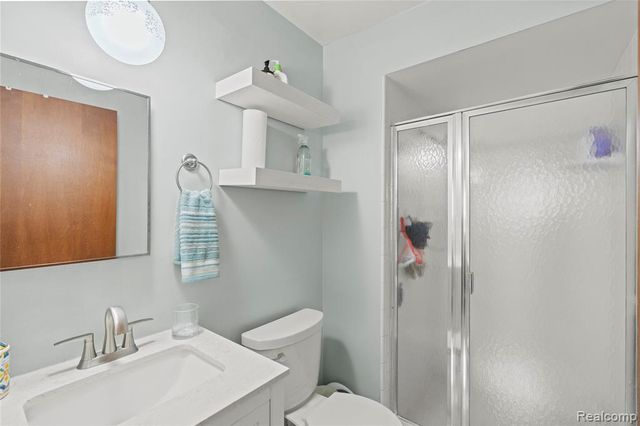 36765 Melbourne Drive, Sterling Heights, MI 48312