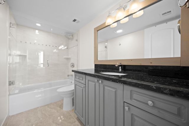 2425 Presidential Way Ph2, West Palm Beach, FL 33401