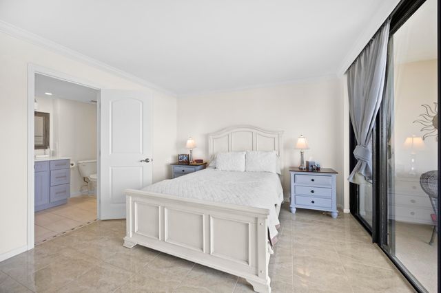 2425 Presidential Way Ph2, West Palm Beach, FL 33401