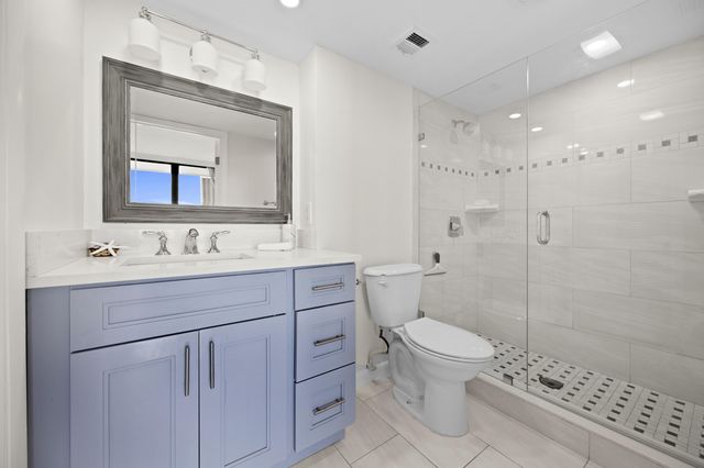 2425 Presidential Way Ph2, West Palm Beach, FL 33401