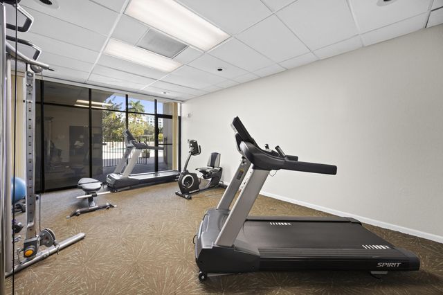 2425 Presidential Way Ph2, West Palm Beach, FL 33401