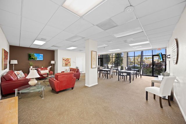 2425 Presidential Way Ph2, West Palm Beach, FL 33401