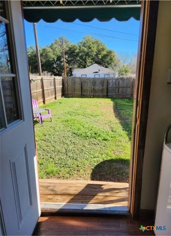 1123 N Beal Street, Belton, TX 76513