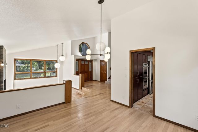 20398 Big Bear Court, Bend, OR 97702