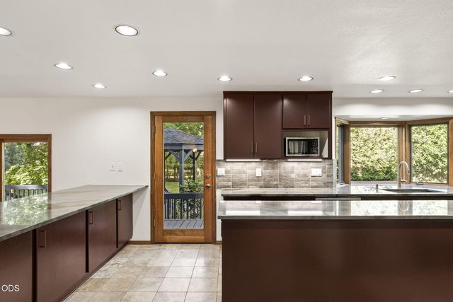 20398 Big Bear Court, Bend, OR 97702