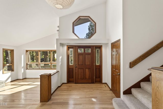 20398 Big Bear Court, Bend, OR 97702