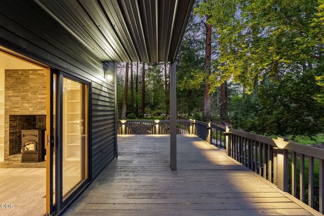 20398 Big Bear Court, Bend, OR 97702
