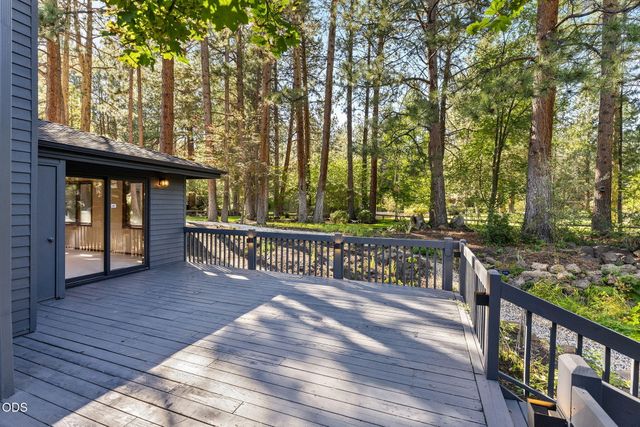 20398 Big Bear Court, Bend, OR 97702