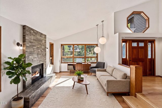 20398 Big Bear Court, Bend, OR 97702
