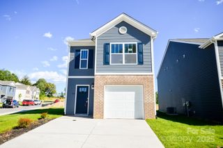 13 Caroline Valley Lane, Hendersonville, NC 28792