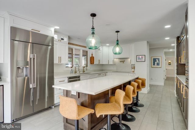 10236 LAWYERS RD, Vienna, VA 22181