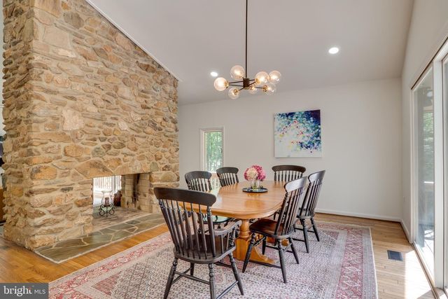 10236 LAWYERS RD, Vienna, VA 22181