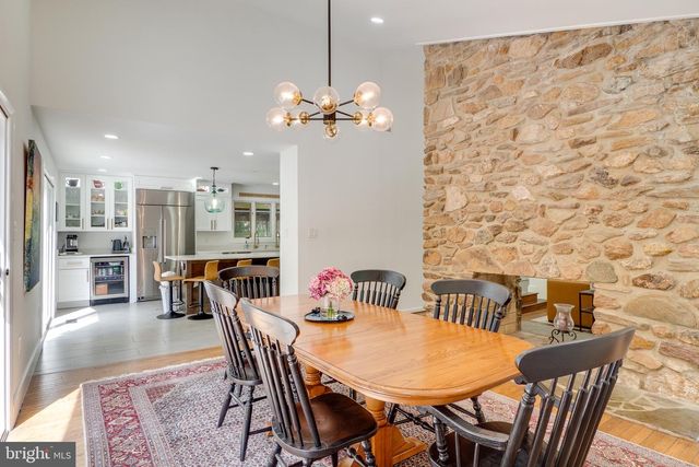 10236 LAWYERS RD, Vienna, VA 22181