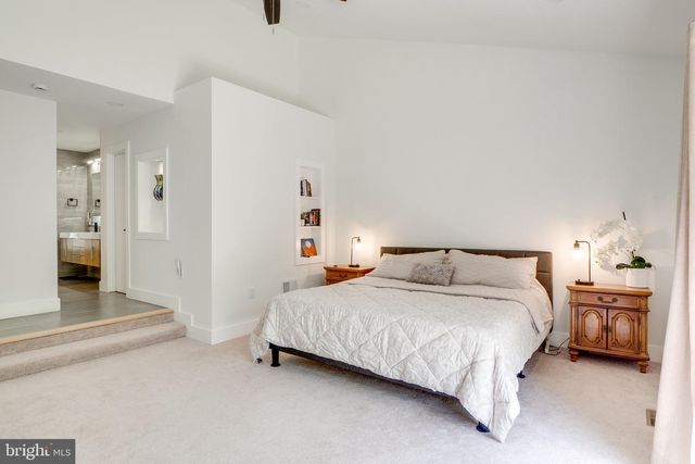 10236 LAWYERS RD, Vienna, VA 22181