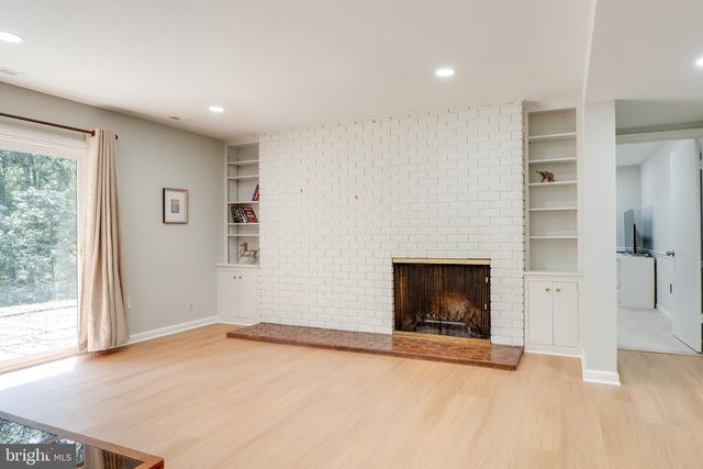 10236 LAWYERS RD, Vienna, VA 22181