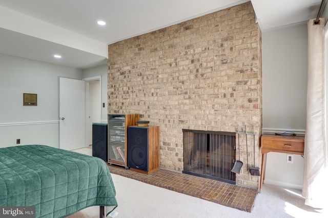 10236 LAWYERS RD, Vienna, VA 22181
