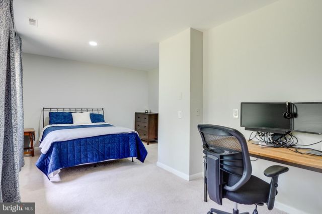 10236 LAWYERS RD, Vienna, VA 22181