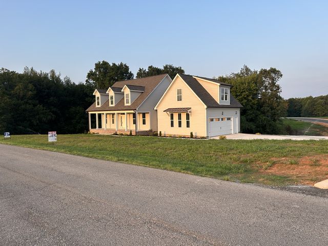 766 Awalt Dr, Winchester, TN 37398