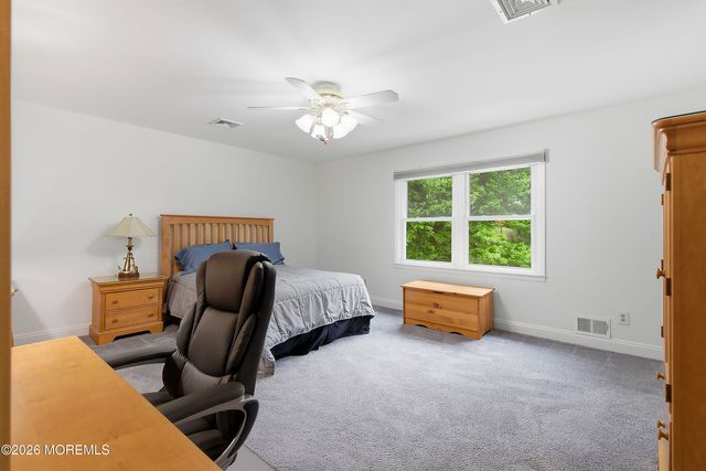 136 Green Oak Boulevard, Middletown, NJ 07748