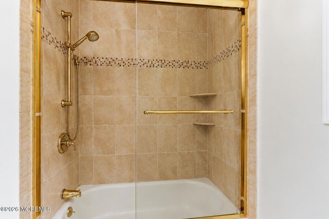 136 Green Oak Boulevard, Middletown, NJ 07748