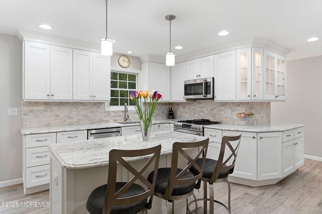136 Green Oak Boulevard, Middletown, NJ 07748