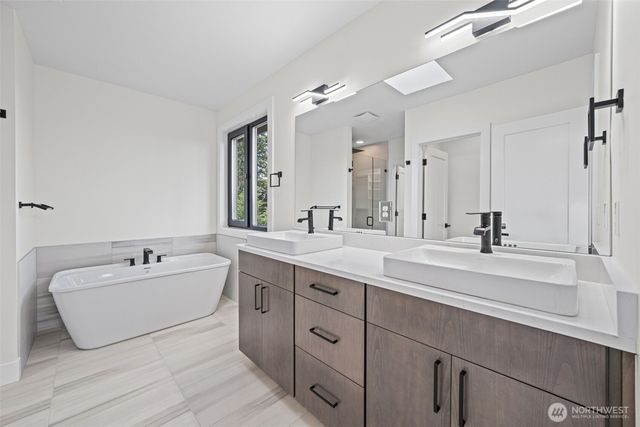 16050 SE 44TH Court, Bellevue, WA 98006