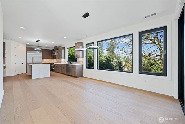 16050 SE 44TH Court, Bellevue, WA 98006