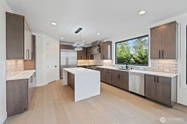 16050 SE 44TH Court, Bellevue, WA 98006