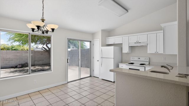 453 E LAREDO Street, Chandler, AZ 85225