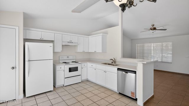 453 E LAREDO Street, Chandler, AZ 85225