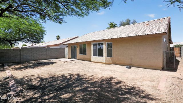 453 E LAREDO Street, Chandler, AZ 85225