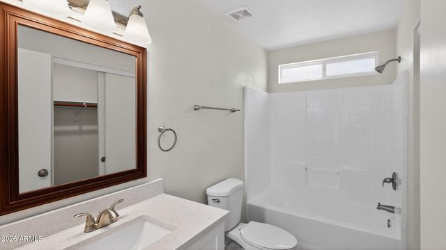 453 E LAREDO Street, Chandler, AZ 85225