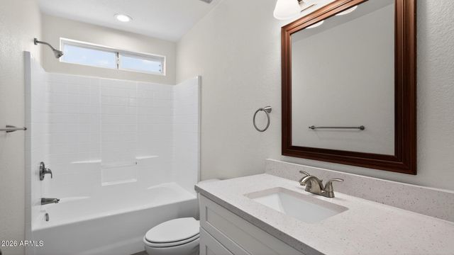 453 E LAREDO Street, Chandler, AZ 85225