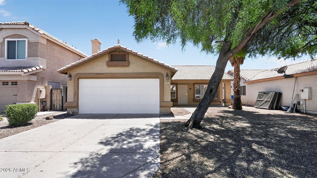 453 E LAREDO Street, Chandler, AZ 85225